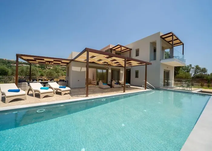 Luxury Villa Majore