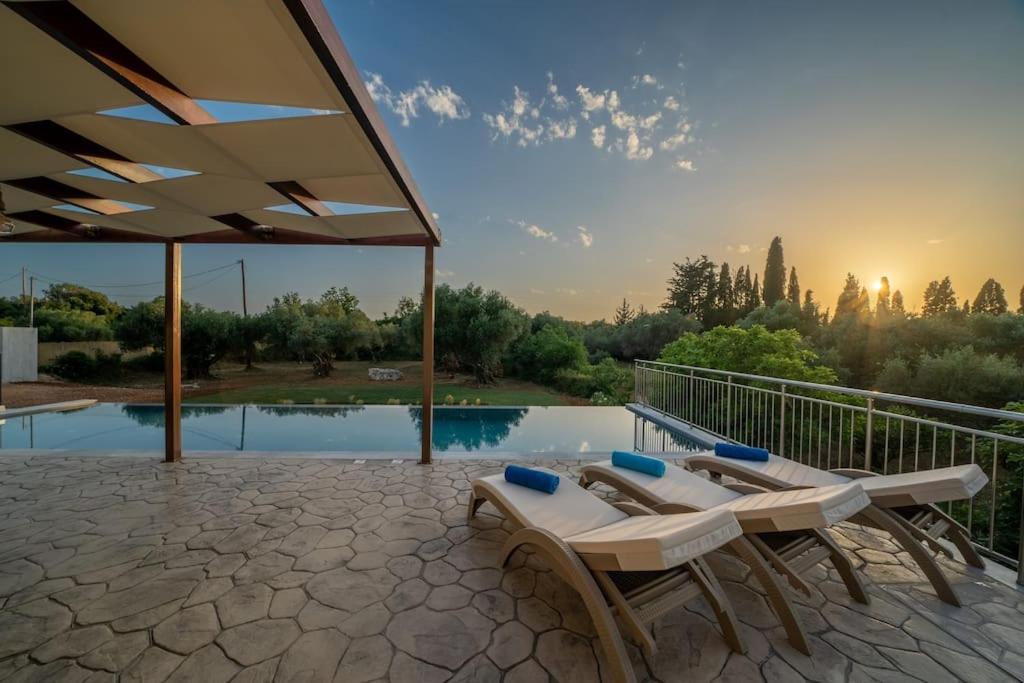 Luxury Majore * Svoronata